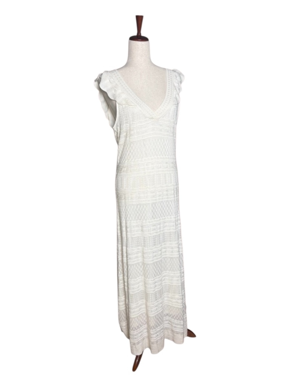 Chelsea 28 Sleeveless V-Neck Maxi Dress in Cream Size Large - Picture 2 of 8